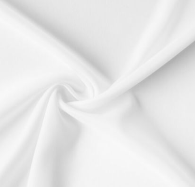 Forro de punto blanco, suave y ligero, con elasticidad que ofrece ajuste cómodo y flexible. Ideal para vestidos, blusas, chaquetas y prendas con movimiento.