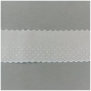 Tira bordada de algodón blanca de 8 cm de ancho, ideal para decorar prendas, ropa de hogar, manualidades y proyectos de costura con estilo delicado.