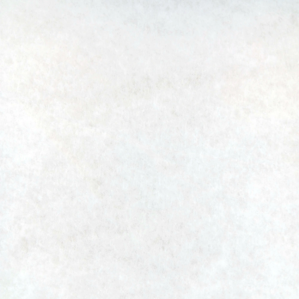 Guata forrada de 150 gramos ideal para acolchados, tapicería y manualidades – material suave, resistente y térmico.