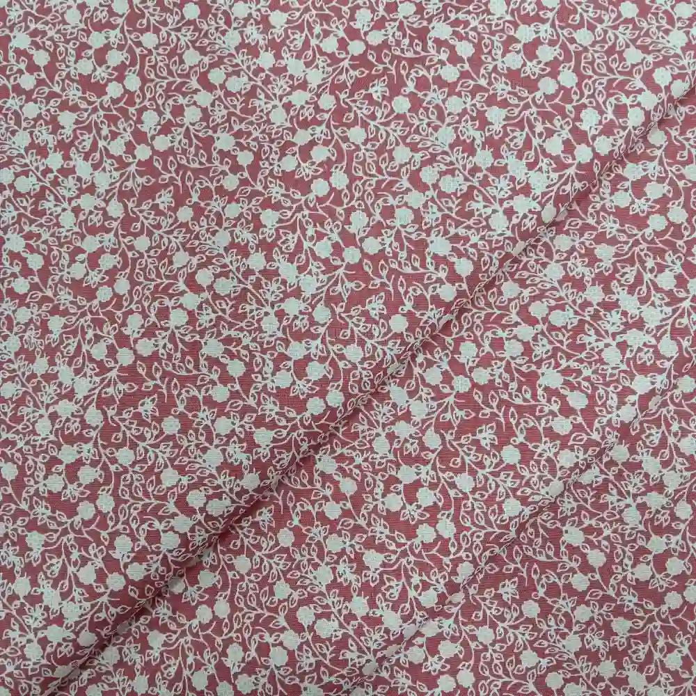 tela-algodon-estampada-flores-pequenas-burdeos-2 Tela de algodón estampada con flores pequeñas blancas sobre fondo burdeos, ideal para confección, patchwork y decoración.