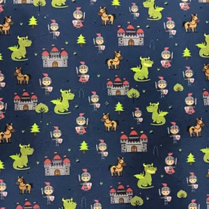 Imagen de tela algodón azul con textura uniforme y estampado de dragones, caballeros y castillos inspirados en Sant Jordi.