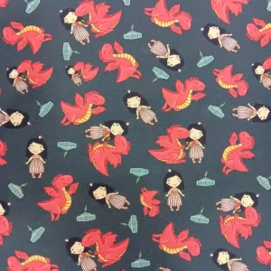 Imagen de tela algodón gris con textura uniforme y estampado infantil de dragones y princesas.