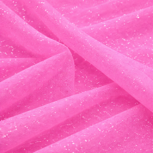 Tela de tul rosa con purpurina plateada ligera y brillante, ideal para disfraces, decoración y confección de carnaval.
