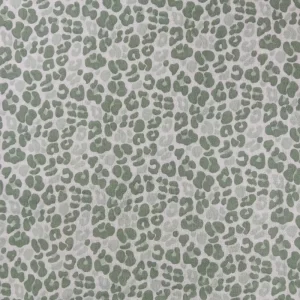 Muselina de algodón estampada animal print en tonos verdes sobre fondo claro