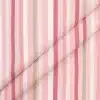 tela-algodon-rayas-rosa-beige-2 Tela de algodón rayas rosas y beige en diseño vertical sobre fondo claro, textura suave y estampado clásico.