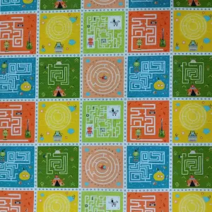 Tela algodón estampada infantil con robots y dibujos de laberintos en colores vivos para patchwork y confección