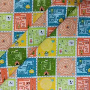 Tela algodón estampada infantil con robots y dibujos de laberintos en colores vivos para patchwork y confección