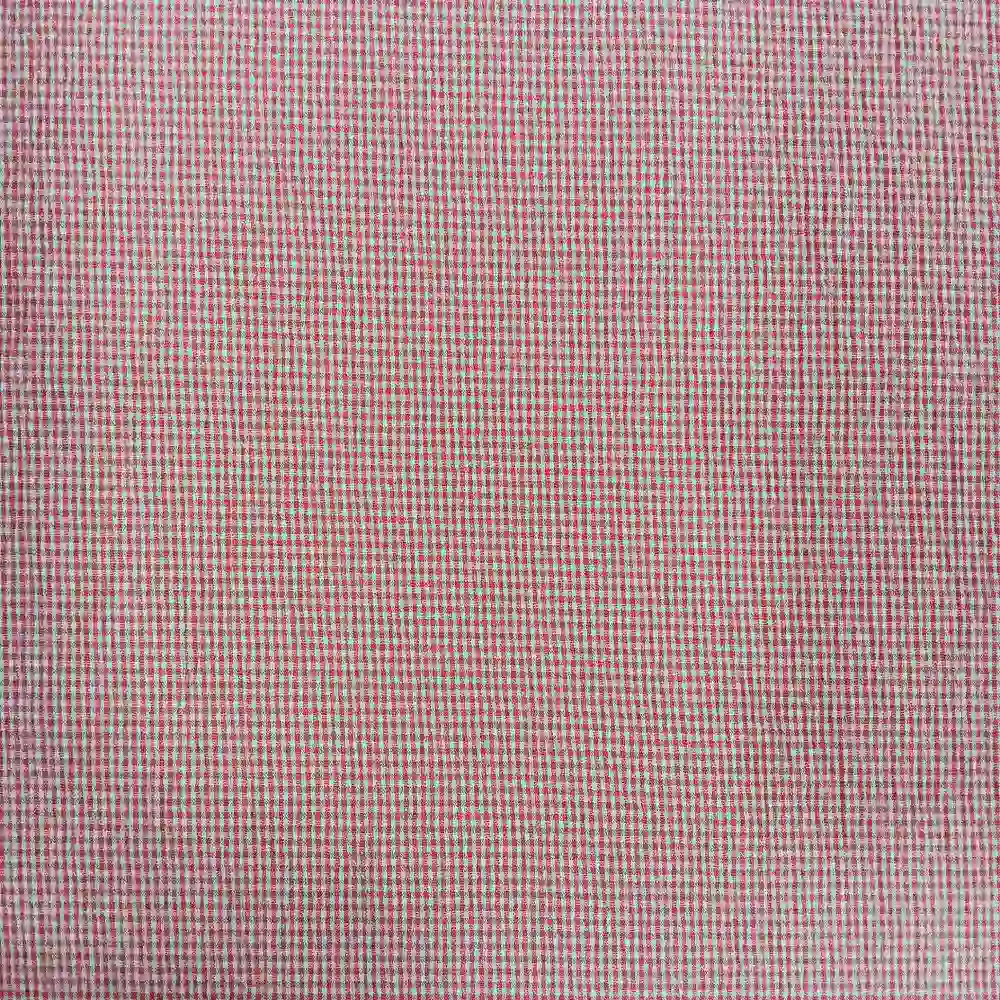 Tela seersucker vichy pequeño en color teja con textura arrugada característica