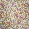 Tela de algodón blanca con flores rosas y azules - Thumbnail Image 2