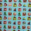 Tela de algodón Toy Story estampada con Woody, Jessie, Buzz Lightyear, Rex y otros personajes sobre fondo azul.